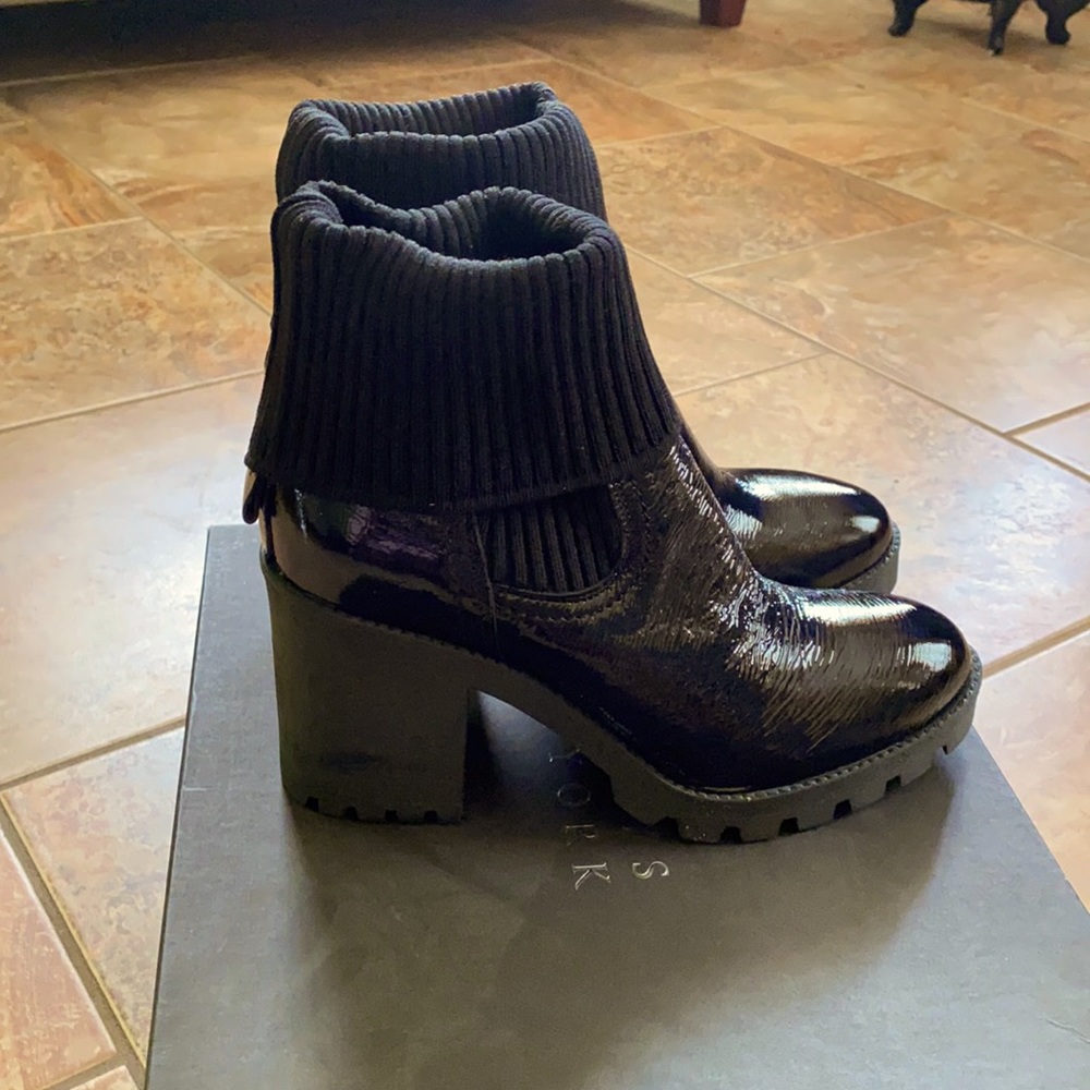 Barneys New York Navy Blue Patent Leather Boots